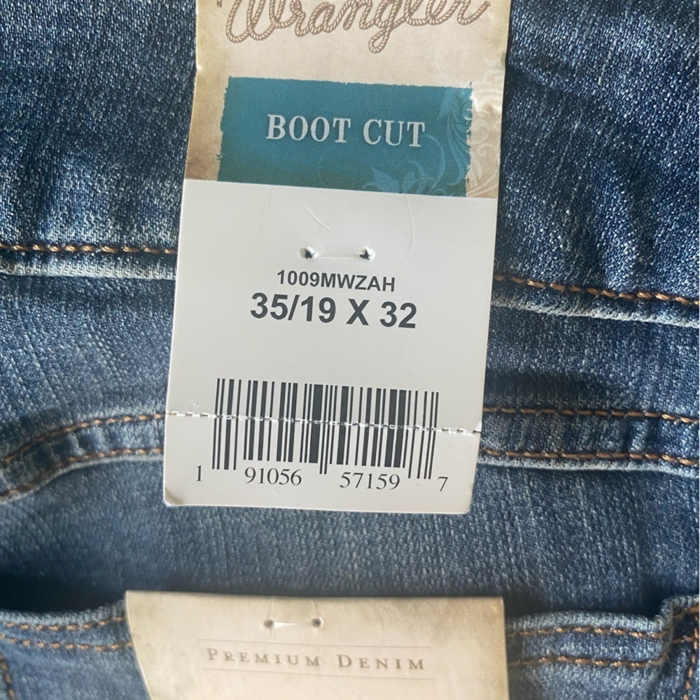 Wrangler boot cut men’s jeans. Size 35/32. - Picture 4 of 6